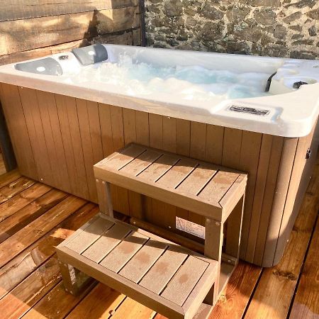Le Spa De L'Abbaye Saint-Junien Bagian luar foto
